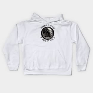 Whimsical Halfling Hole Pen Drawing - Courage is Found in Unlikely Places - Round Door - Black and White - Fantasy Kids Hoodie